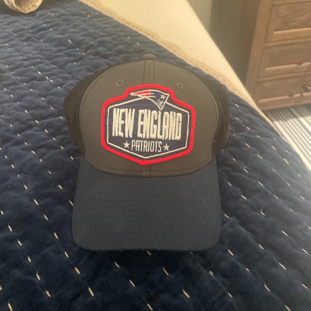 Official New Era New England Patriots 2021 Trucker Draft Hat M/L